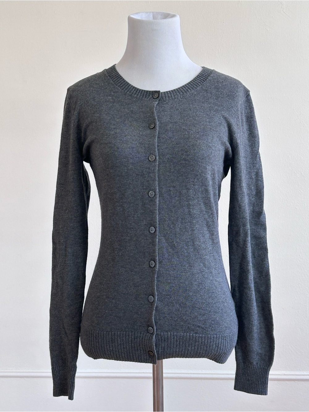 GAP Women's Button-Front Cardigan - Charcoal Gray